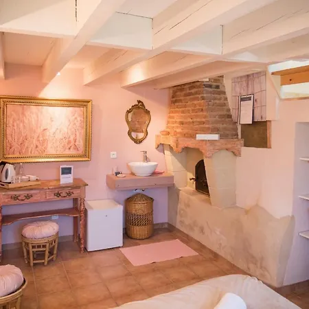 Domaine Castetbieilh Bed & Breakfast 4*
